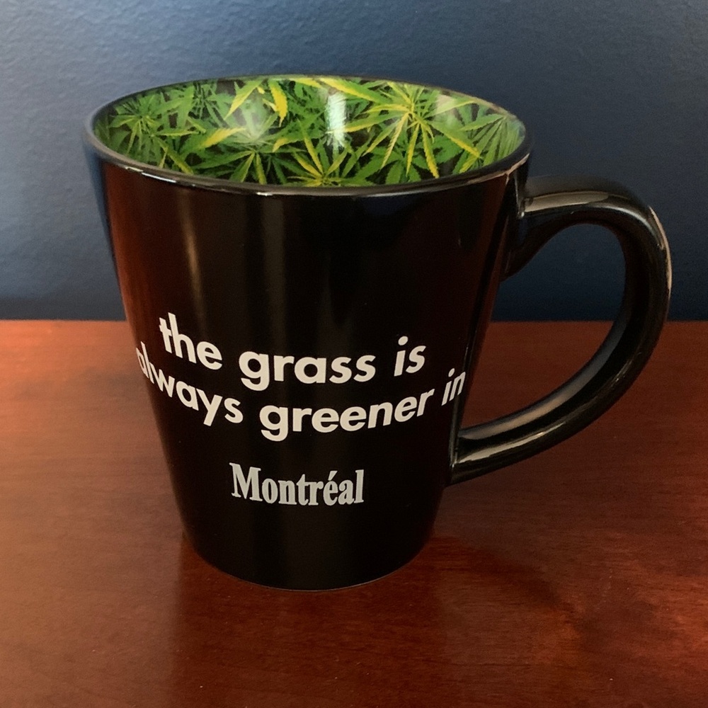 Black Montreal Mug with Green Interior